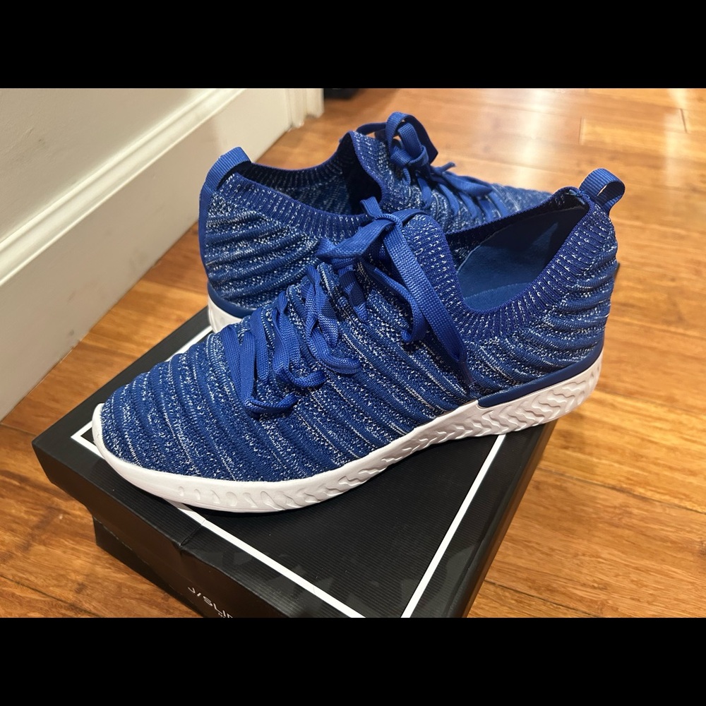 J/SLIDES New In Box Urban Sport Blue Knit Sneakers- 9